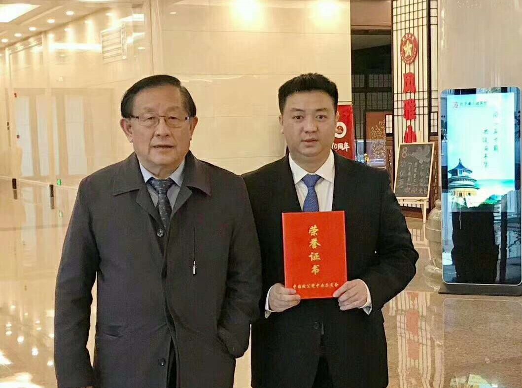 陈强校长得到致公党中央主席万钢亲切接见和鼓励